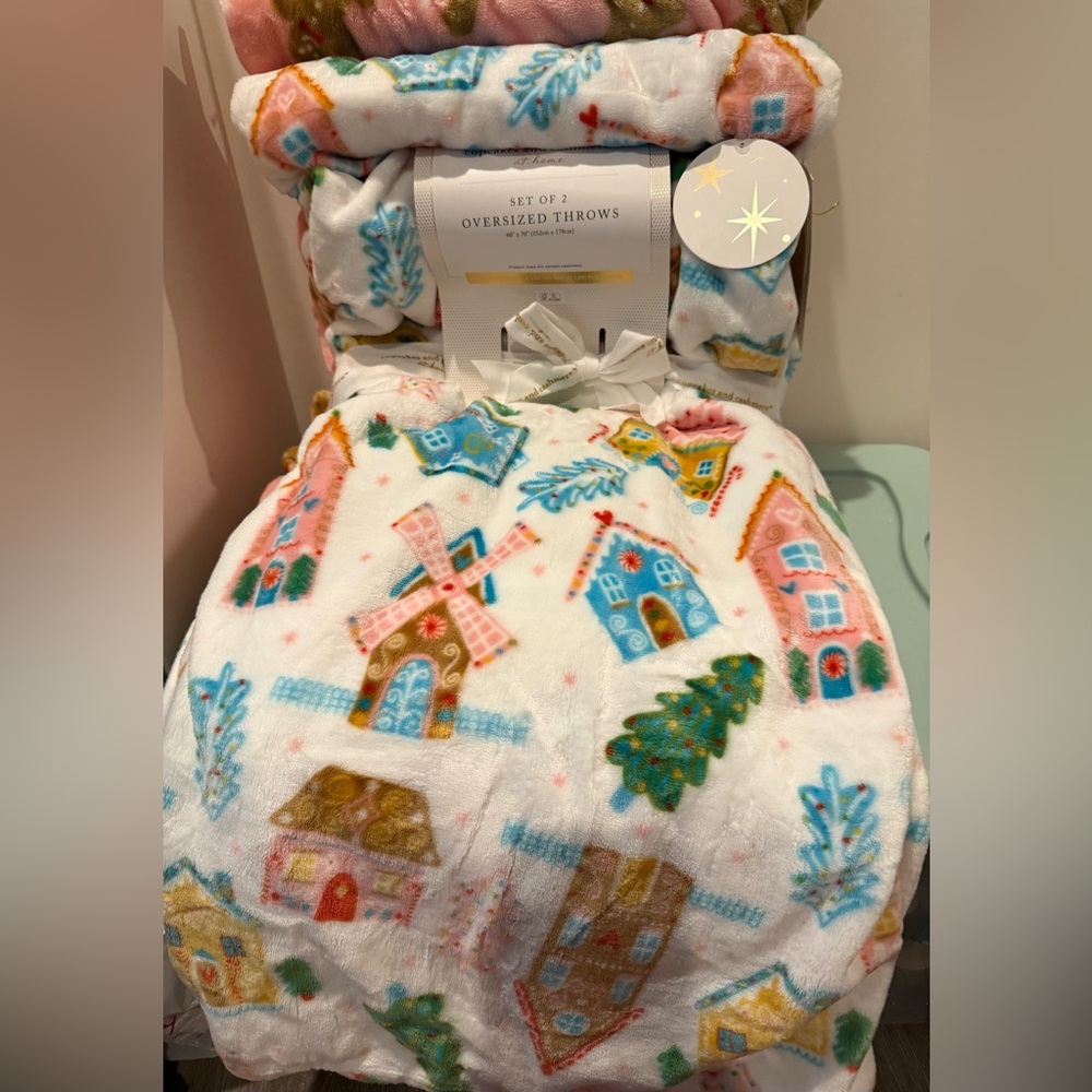 Super Cute Cupcakes and Cashmere Oversized Christmas Throws- Set of 2- NWT